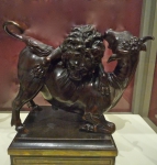 Louvre objets d'art bronze lion attaquant un taureau - 2.jpg